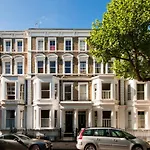 The Stunning Philbeach Garden Apartment
